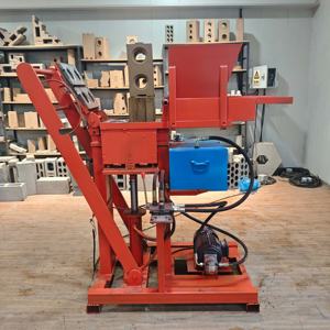 Presse à briques hydraulique multifonctionnelle pour argile, moules personnalisés disponibles pour les pavés et les blocs décoratifs, fabricant de briques en argile - Product Image 1