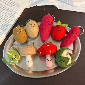 Pendentif porte-clés en feutre de <span class=keywords><strong>laine</strong></span> de haute qualité, collection de fruits, accessoires de sac Miu, petits cadeaux pour femmes - Product Image 2