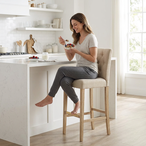 <span class=keywords><strong>Tabouret</strong></span> de bar pour îlot de cuisine, style campagnard français, assise en lin capitonnée, pieds en chêne massif - Product Image 1