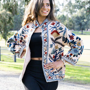 Chaqueta Acolchada Blanca Kantha para Mujer, Otoño/Invierno, Cierre de Botones, Manga Larga, Bordada, Ecológica, de Lona, Algodón Puro, Moderna - Product Image 1