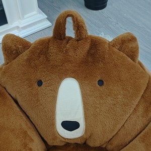 2023 nouvelle vente chaude intérieur doux cheveux ours forme carton anime personnalisé paresseux rond enfants pouf canapé personnalisé en gros pouf siège - Product Image 6
