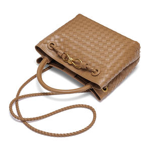 Sac à bandoulière tissé de grande capacité de haute qualité avec fermeture éclair, doublure en polyester et boucle en corde métallique - Product Image 4