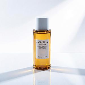 โทนเนอร์มาดากัสการ์เซนเทลล่า SKIN1004 ขนาด 210 มล. สูตรบางเบา ไม่เหนียวเหนอะหนะ ดูแลรูขุมขน ปลอบประโลมผิว ปรับสมดุล - Product Image 1