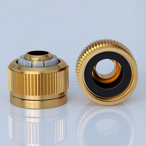 Connecteur de tube en laiton 12 mm pour robinet d'eau ou d'huile, design industriel - Product Image 1