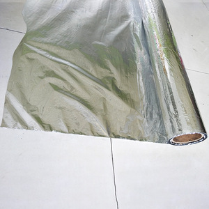 Film métallisé PET Xinfax Materials 1500 mm, épaisseur 0,024 mm, pour doublure de pack isotherme. - Product Image 1