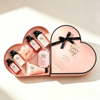 Coffret rigide en deux parties pour soins du bain et du corps avec calage et ruban