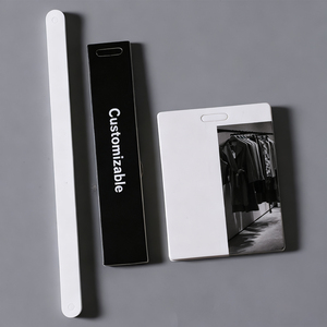 Etiqueta Colgante Personalizada para Ropa <span class=keywords><strong>2026</strong></span>, Etiqueta de Marca de Lujo Única con Relieve para Prendas de Vestir <span class=keywords><strong>2026</strong></span> - Product Image 2