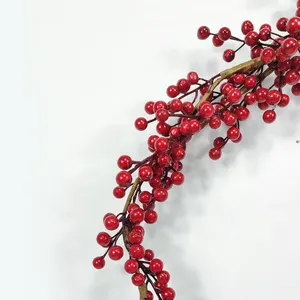 Pohon natal merah desain yang menarik buah Berry buatan liburan cabang buah untuk dekorasi