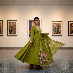 Conjunto de Traje Anarkali de Algodón Verde con Bordado Floral, Largo hasta el Suelo, Ropa Étnica Tradicional para Mujer, India, Pakistán, Boda, Secado Rápido - Product Image 1
