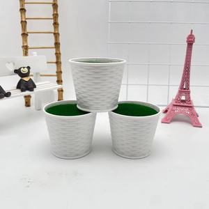 Pot rond imitation rotin 6,5 cm H 8 cm D pour plantes vertes et fleurs artificielles, utilisation en jardin, matériau en mousse plastique - Product Image 1