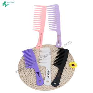 Peine <span class=keywords><strong>de</strong></span> dientes anchos y peine desenredante <span class=keywords><strong>de</strong></span> <span class=keywords><strong>pelo</strong></span> grande <span class=keywords><strong>cepillo</strong></span> <span class=keywords><strong>de</strong></span> <span class=keywords><strong>pelo</strong></span> duradero para el <span class=keywords><strong>mejor</strong></span> estilo logotipo personalizado al por mayor - Product Image 3
