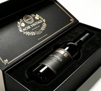 Boîte d'emballage de luxe personnalisée en carton rigide en forme de livre magnétique pour bouteille de vin rouge, idéale pour les cadeaux d'affaires