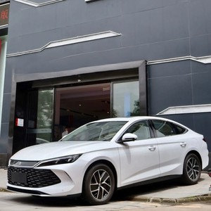 Nuevo diseño en stock Alta calidad 5 asientos sedán híbrido 2024 BYD Qin L DM-i 120KM coche híbrido enchufable a la venta barato - Product Image 2