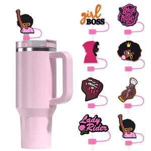 Venta al por mayor de fundas de paja de silicona a prueba de polvo respetuosas con el medio ambiente tapa de paja Toppers para vaso con asa Girl Boss - Product Image 1