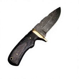 Cuchillo de Camping de Acero de Damasco Hecho a Mano de Primera Calidad, Grabado Personalizado OEM, Hoja Afilada Tipo Clip Point, Funda de Cuero y Madera - Product Image 3