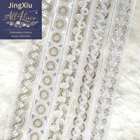 Ruban en dentelle brodée de perles et de sequins or blanc, motif floral et feuilles, pour la décoration de robes de mariée