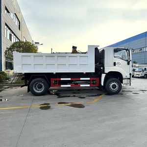 Camion benne basculante mini 4x2 Isuzu léger pour l'entretien municipal, la construction rurale, le sable, le gravier et les travaux de construction - Product Image 4