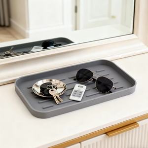 Plateau organisateur multifonctionnel en silicone avec distributeur de savon et support pour éponge, pour évier de cuisine et salle de bain - Product Image 4