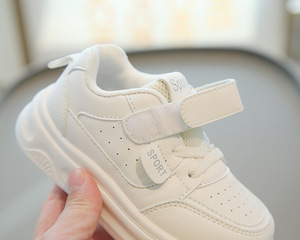 Chaussures blanches pour enfants printemps automne 2025 chaussures de sport pour filles baskets légères antidérapantes pour garçons semelle souple bébé chaussures décontractées - Product Image 5