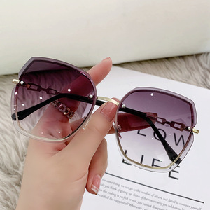 New Fashion Beautiful Ladies Outdoor Leisure Sun Protection Luxury Diamond Colored Rimless Sunglasses - Product Image 2