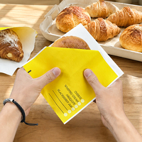 Sac en papier d'emballage alimentaire biodégradable et écologique avec logo personnalisé, emballage triangulaire pour les collations, les gaufres, les gâteaux