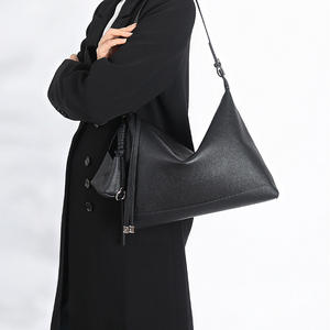 Sac à bandoulière de luxe en cuir véritable pour femme, grand sac fourre-tout pour les trajets quotidiens, sac cosmétique de luxe à bandoulière pour femme - Product Image 1