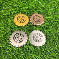 Marqueurs de balle de golf personnalisés en forme carrée JY avec logo gravé et bord martelé