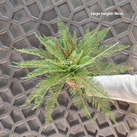 Paquet de plante d'herbe de simulation en plastique vert fougère certifié UV avec feuilles de fer pour décoration murale ou intérieure