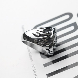 Anillos Modernos Resistentes al Agua y al Deslustre, Anillo Gótico de Calavera de Acero Inoxidable 316L de Buena Calidad para Hombre - Product Image 4