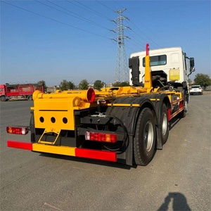 Camión de Basura HOWO 6x4 con Gancho Desmontable de 25 Toneladas, Camión Compactador de Basura con Brazo de Gancho en Venta - Product Image 4