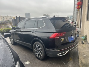 Auto Usate Economiche dalla Cina: Volkswagen <span class=keywords><strong>Tiguan</strong></span> L 330TSI 2WD Smart Enjoy 2022 SUV - Product Image 4