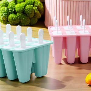 Stampo per ghiaccioli in silicone senza BPA ODM/OEM a <span class=keywords><strong>forma</strong></span> di <span class=keywords><strong>cubo</strong></span> con coperchio fai-da-te per gelatiera e vassoio per cubetti di ghiaccio - Product Image 2