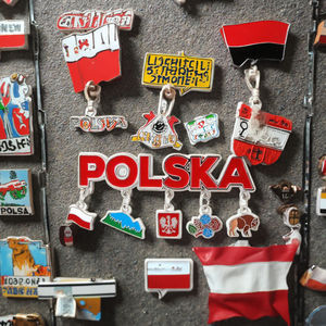 Imán de nevera de dibujos animados de esmalte de diseño de fábrica personalizado 'I for Love Warsaw Old Town Poland' Metal de recuerdo para turista de tamaño mediano - Product Image 4