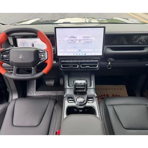 Oferta Especial: Auto Usado Jetour Liberator 2025, 2.0T Gasolina, 5 Puertas, 5 Asientos, SUV, Volante a la Izquierda, Techo Panorámico, Bajo Kilometraje, Interior Oscuro, Automático - Product Image 3