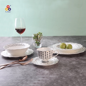 Juego de <span class=keywords><strong>Vajilla</strong></span> de Porcelana Blanca <span class=keywords><strong>Royal</strong></span> <span class=keywords><strong>Albert</strong></span> GXKC de 20/30 Piezas con Forma Floral y Lunares para el Hogar y Fiestas de Boda - Product Image 1