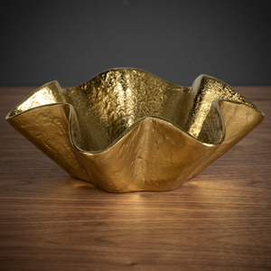 Assiette décorative moderne en métal doré irrégulier, faite à la main, polie, design massif - Product Image 4