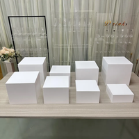 Ensemble de 8 Présentoirs Cubes Rehausseurs de Buffet Carrés en Acrylique Blanc pour Aliments et Desserts