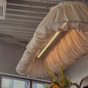 Lustre en tissu créatif à six têtes longues avec éclairage LED blanc pour café, restaurant, comptoir - Product Image 3