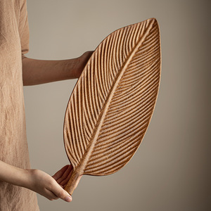 Bandeja de Servir con Diseño de Hojas de Nogal, Madera Sólida, Tamaño Mediano, Plato para Frutas, Uso Doméstico y en la Comedor - Product Image 2