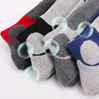 2024 chaussettes d'hiver en laine mérinos durables confortables pour adultes chaussettes de chasse de ski de snowboard chaudes épaisses avec Logo de corps tricoté