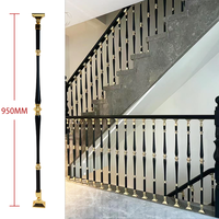 Rampe d'escalier moderne noire et or de qualité supérieure avec design incurvé pour la décoration intérieure de villas de luxe