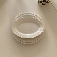 Assiette jetable moderne en porcelaine blanche polie, forme irrégulière, 1 pièce, pour desserts et petits-déjeuners de fête