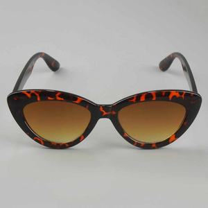 Женские солнцезащитные очки в оправе - Product Image 6