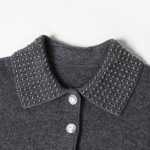 Pull en maille polyester/nylon à col polo à manches longues respirant vintage gris pour femmes, orné de strass - Product Image 2