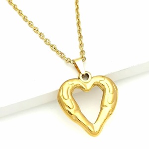 สร้อยคอจี้หัวใจสแตนเลสสีทอง ดีไซน์ฉลุลาย ของขวัญเครื่องประดับ - Product Image 2
