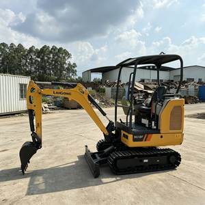 Excavatrice compacte sur pneus 9018F 1, excellent rapport qualité-prix, châssis robuste, grande mobilité pour chantiers urbains étroits, livraison rapide. - Product Image 1