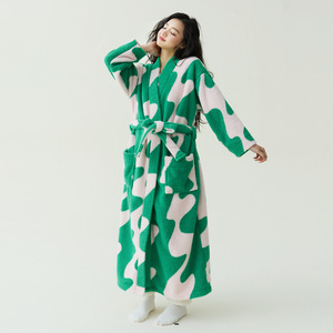 <span class=keywords><strong>Accappatoio</strong></span> in pile corallo <span class=keywords><strong>jacquard</strong></span> colorato all'ingrosso, spesso, caldo, super assorbente, a maniche lunghe, unisex, per l'inverno - Product Image 4