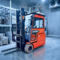 Chariot élévateur électrique à 3 roues 1,5 tonne 2 tonnes |   Moteur AC complet |   Cabine fermée |   Déplacement latéral |   Certifié CE
