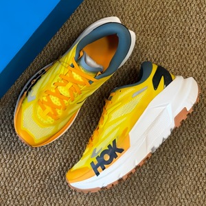 High Quality Men's Women's Sporty Knitted Cushioned Arch Support Running Shoes Height Increasing Walking Shoes Luxury Designer - Product Image 4