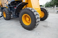 Miniescavatore 4x4 da 3400 kg con benna da 0,1 m³ e caricatore da 0,5 m³ per irrigazione e scavo agricolo